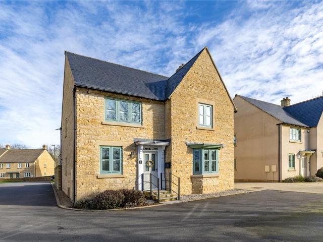 House for sale in Fossebridge, Gloucestershire