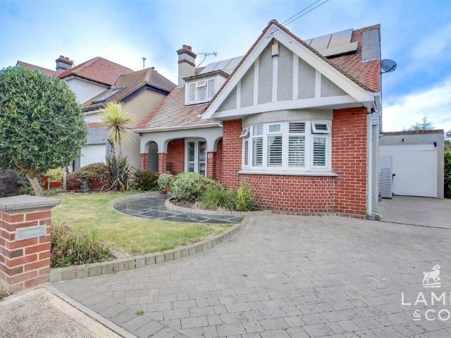 House for sale in Holland-on-Sea, Dale Hill