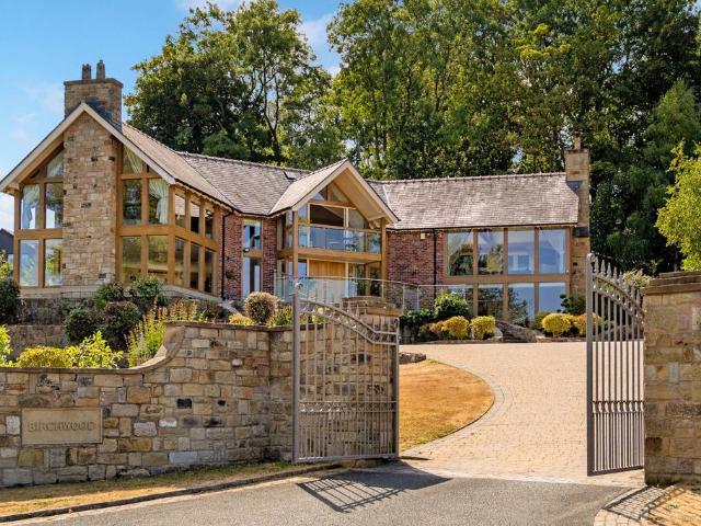House for sale in Borras Head, Marford
