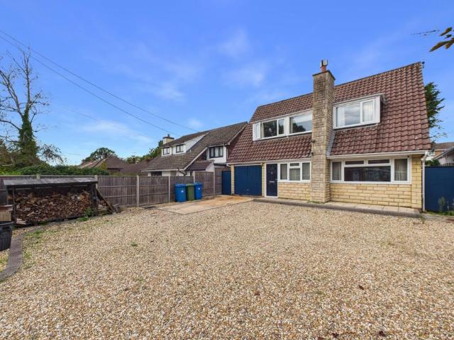 House for sale in Owlsmoor, Sandhurst