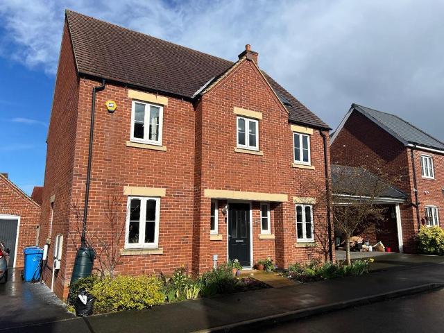 House for sale in Desborough, North Northamptonshire