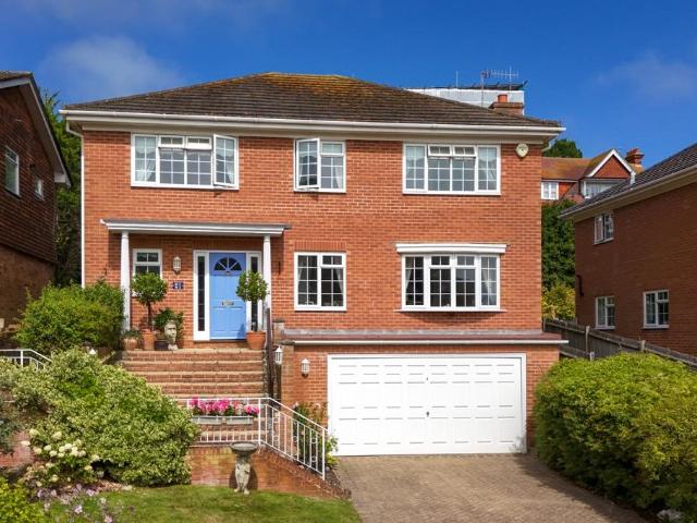 House for sale in Holywell, Eastbourne