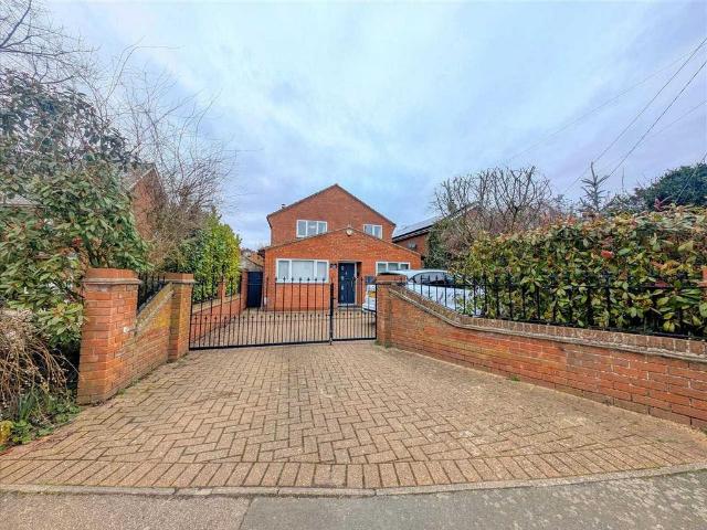 House for sale in Elmstead, Dale Hill