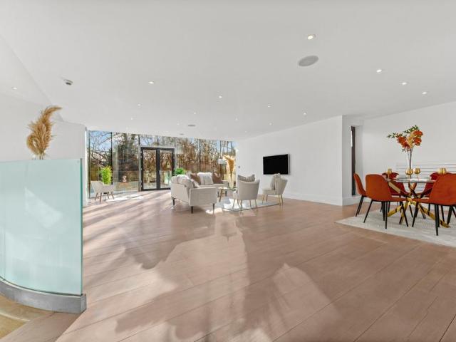 House for sale in North End, Greater London