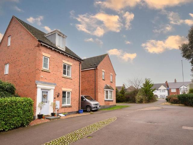 House for sale in Desborough