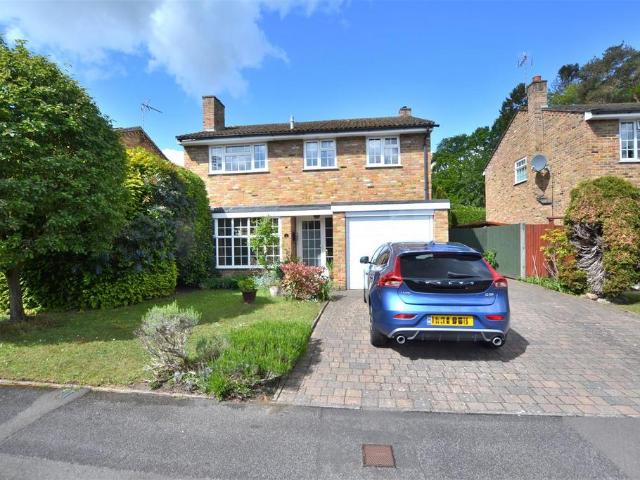 House for sale in Fleet, Hart