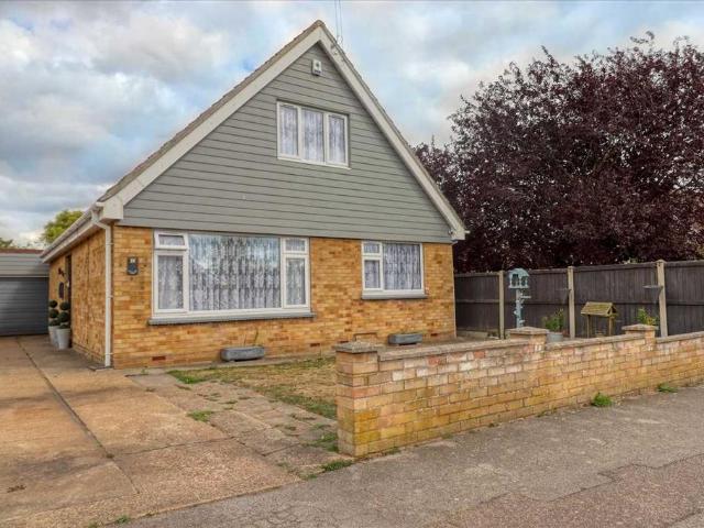 House for sale in Greenlawns Park, Tendring