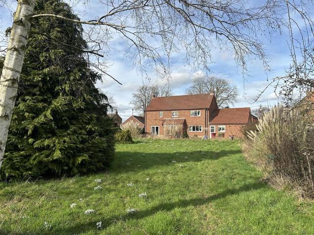 House for sale in East Lound, North Lincolnshire