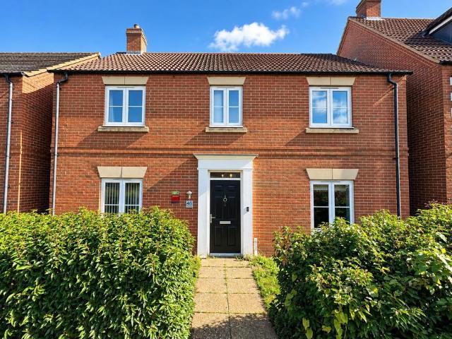 House for sale in Desborough, North Northamptonshire