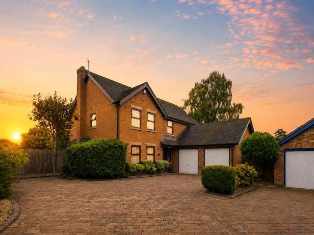 House for sale in Lower Broadheath, Malvern Hills