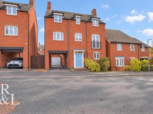 House for sale in Coton Park, South Derbyshire