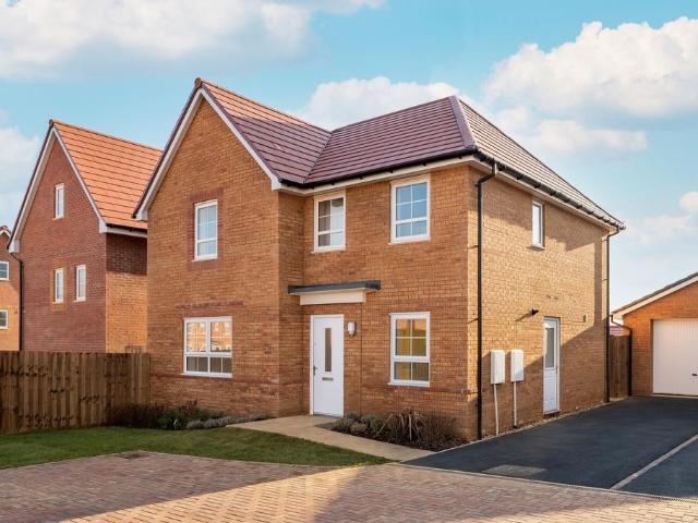 House for sale in Overstone, Moulton