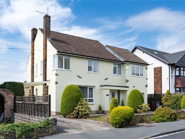 House for sale in Farsley, West Yorkshire