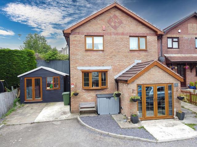 House for sale in Brynna, Wales