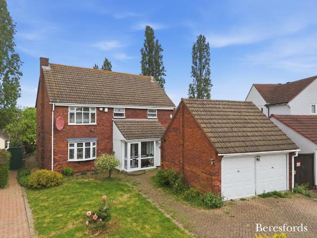 House for sale in Ardleigh Green, Greater London