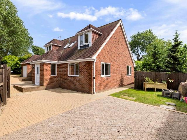 House for sale in Hawkinge, Folkestone