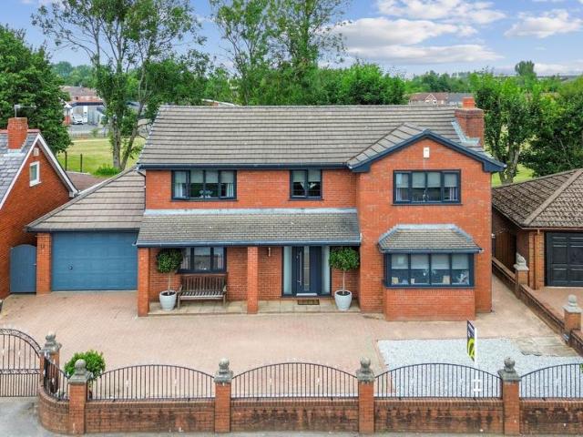 House for sale in Stubshaw Cross, Wigan