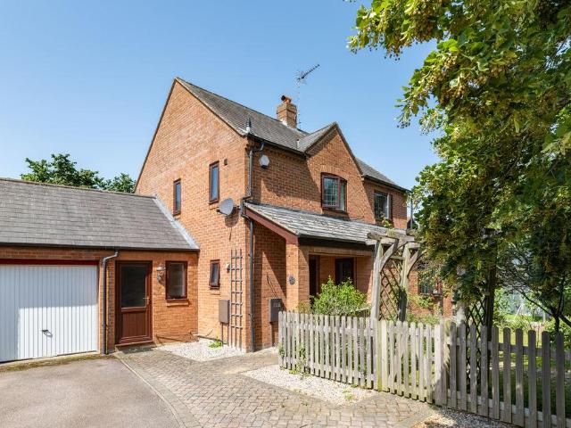 House for sale in Fenny Stratford, Milton Keynes