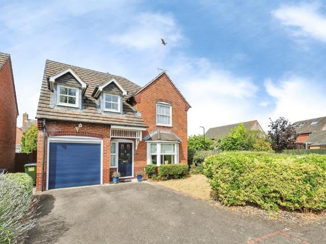 House for sale in Grange Park, Northamptonshire