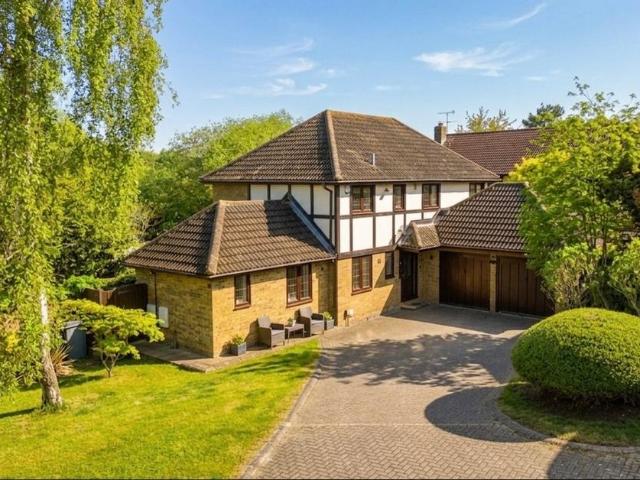 House for sale in Finchampstead