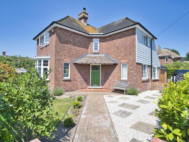 House for sale in Sandwich, Ash
