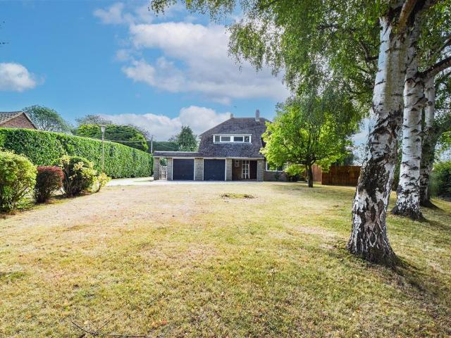 House for sale in Stondon Massey, Navestock Side