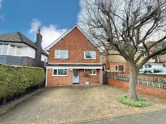 House for sale in Spring Park, Luton