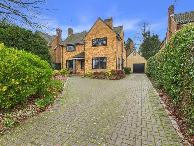House for sale in Beaconsfield, Forty Green
