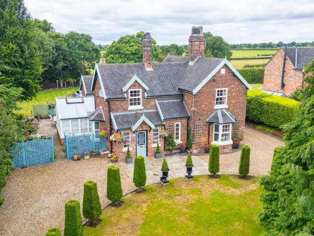 House for sale in Whitley, Lower Whitley