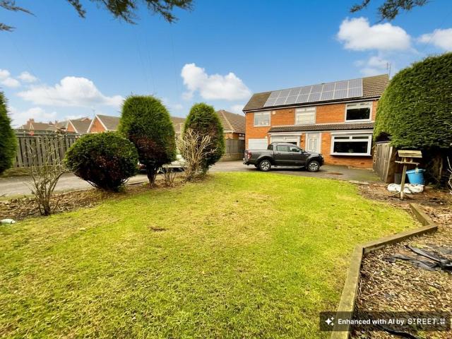 House for sale in South Cliff, North Yorkshire