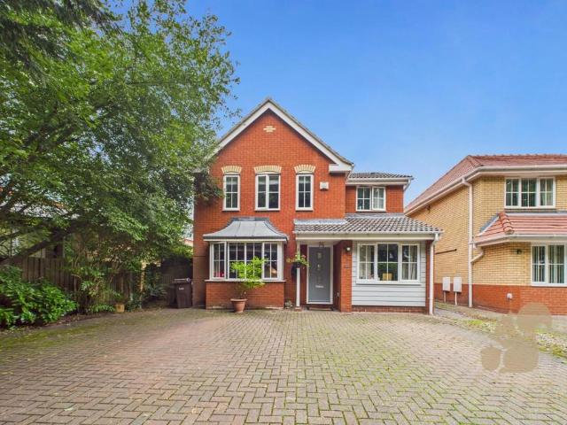 House for sale in Highwoods, Fordham Heath