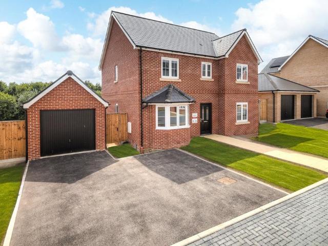 House for sale in Elmstead, Dale Hill