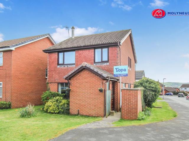 House for sale in Pen-y-ffordd, Wales