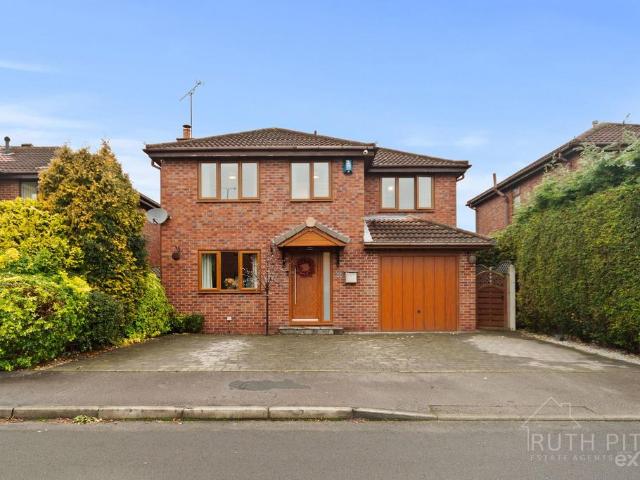 House for sale in South Elmsall, West Yorkshire