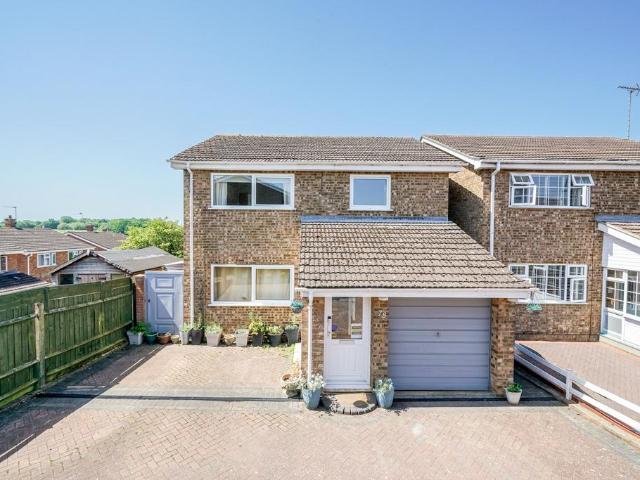 House for sale in Caddington, Bedfordshire