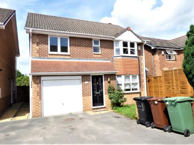 House for sale in Farsley, West Yorkshire