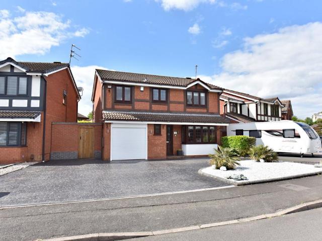 House for sale in Pensnett, West Midlands