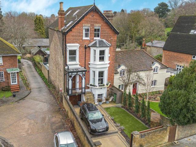 House for sale in Harrow On The Hill, Greater London