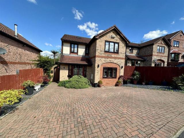 House for sale in Brown Hill, West Yorkshire