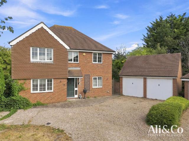 House for sale in Badgers Dene, Grays