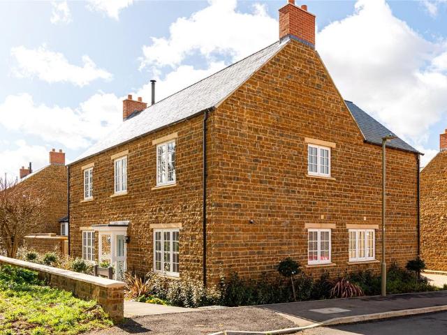 House for sale in Evershot, Oxfordshire