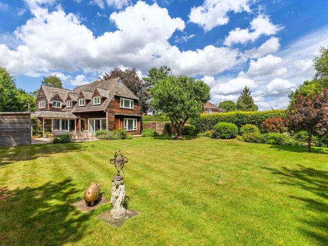House for sale in Waltham St Lawrence