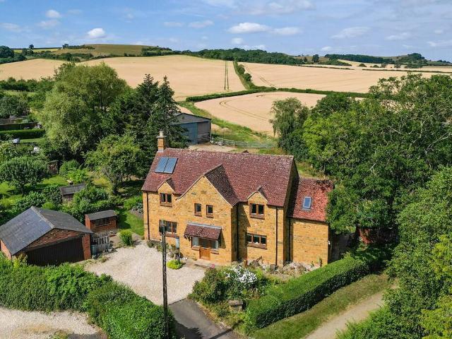 House for sale in Alderminster, Warwickshire