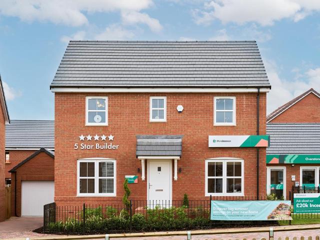 House for sale in Overstone, Moulton
