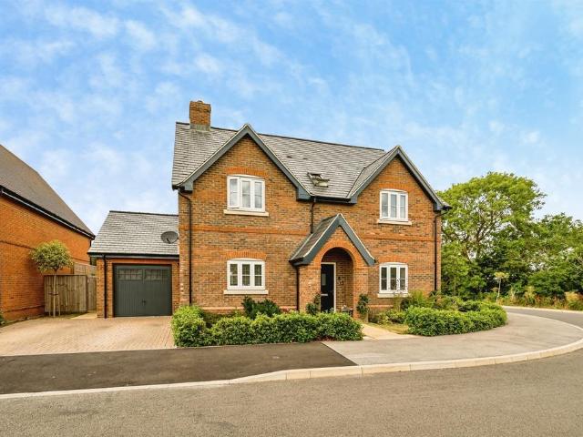 House for sale in Ickford