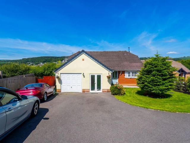 House for sale in Treharris