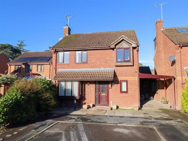 House for sale in Hart, Hampshire