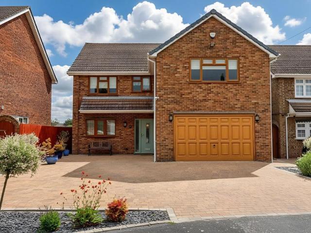 House for sale in Ramsden Crays, Crays Hill