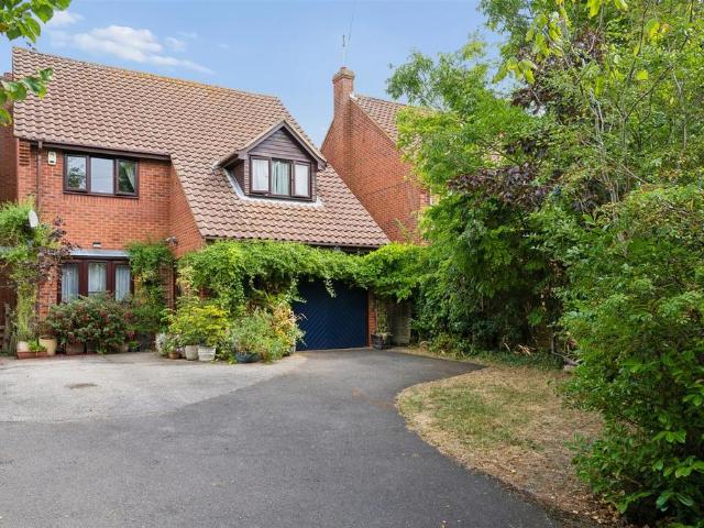 House for sale in Newton Longville