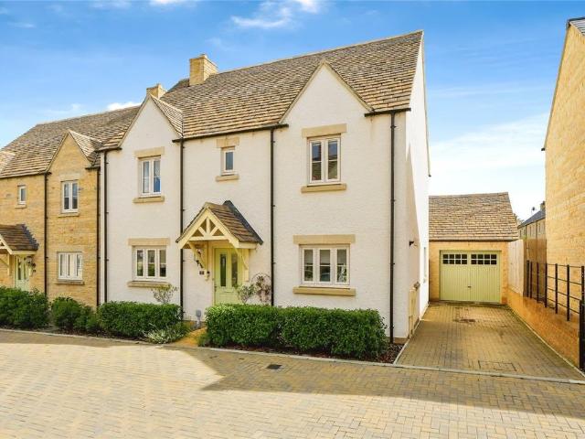 House for sale in Black Bourton, Oxfordshire